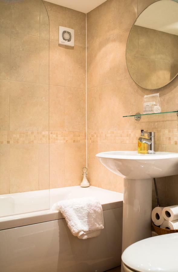 Cotswold Place Cirencester Extérieur photo